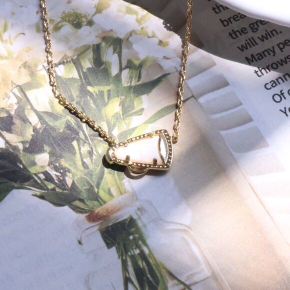 Kendra Scott Cheer Gold White Mother-of-Pearl Necklace - Picture 2 of 2